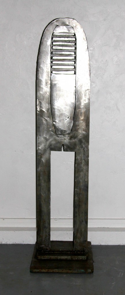 Diva I - Front - 78" x 20" x 25"  Steel